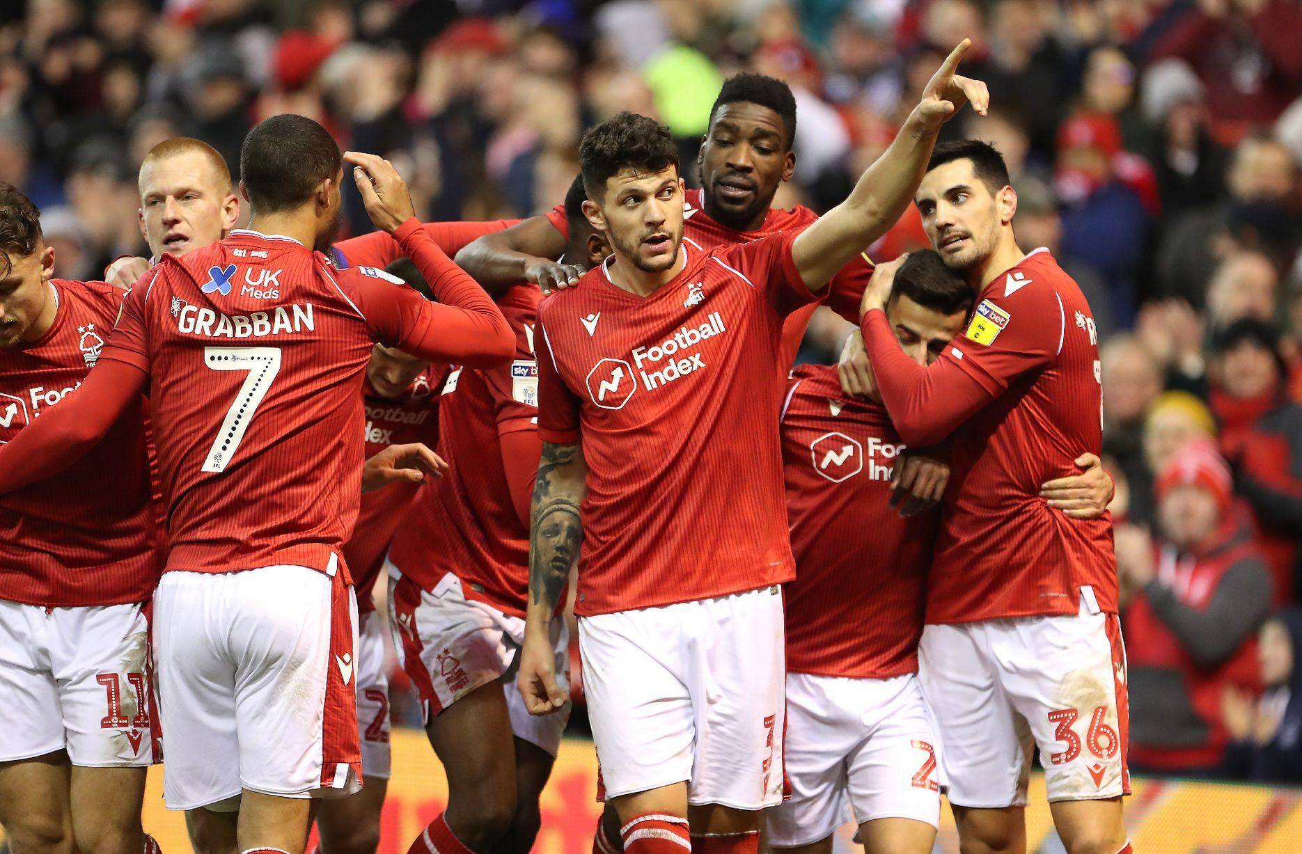 ayx-曼联主场大捷，球员赛后激动庆祝胜利，一定.-ayx